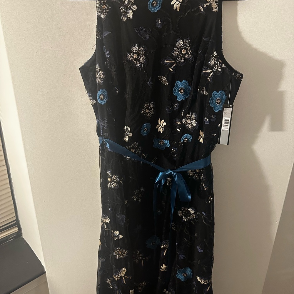 NWT Gorgeous Tahari Black, Teal, Gold floral overlay Embroidered Dress